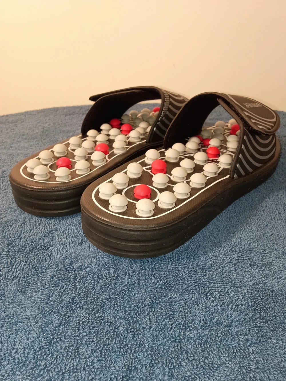 BRYVER Massage Slide Sandals in Brown with Red & White Accents